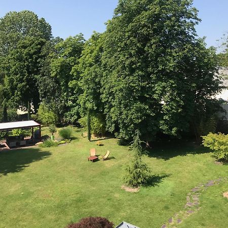 Appartement De 100M2 Dans Un Parc A 20 Mn Du Centre De Paris Garches Exterior foto
