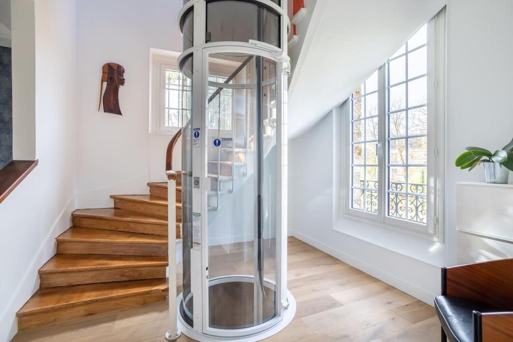 Appartement De 100M2 Dans Un Parc A 20 Mn Du Centre De Paris Garches Exterior foto