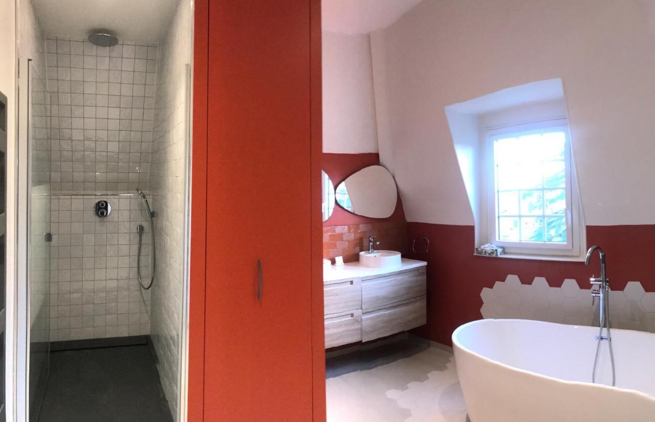 Appartement De 100M2 Dans Un Parc A 20 Mn Du Centre De Paris Garches Exterior foto