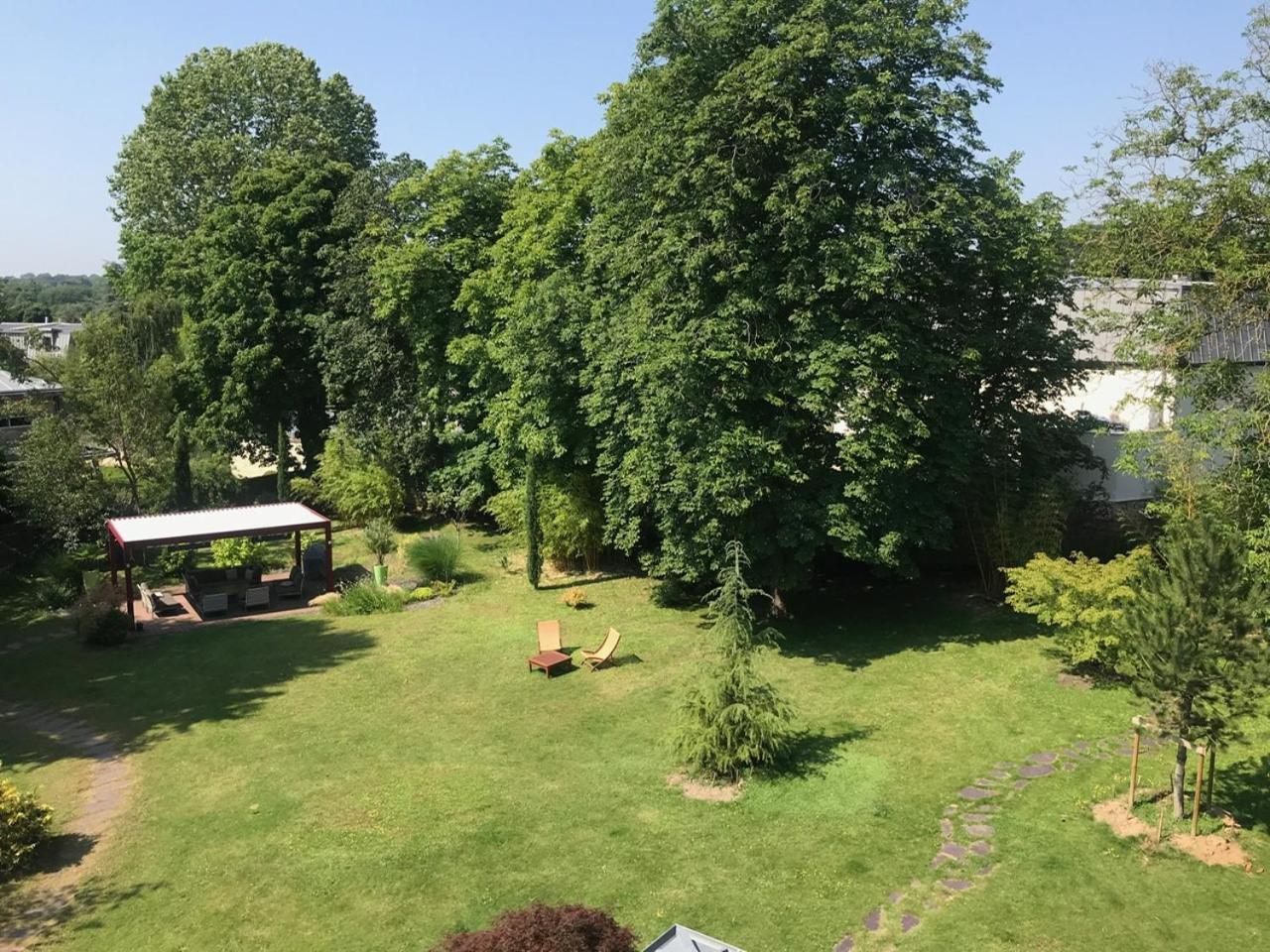 Appartement De 100M2 Dans Un Parc A 20 Mn Du Centre De Paris Garches Exterior foto